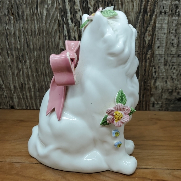 Artistic Gifts Inc Ceramic White Cat with Flowers & Bow Made In Taiwan Vintage - Picture 6 of 9